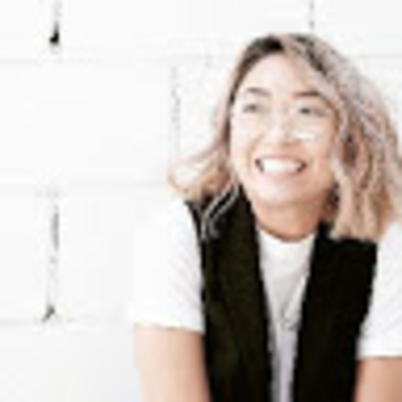 Meet your Posher, Lucey - Picture 1 of 1